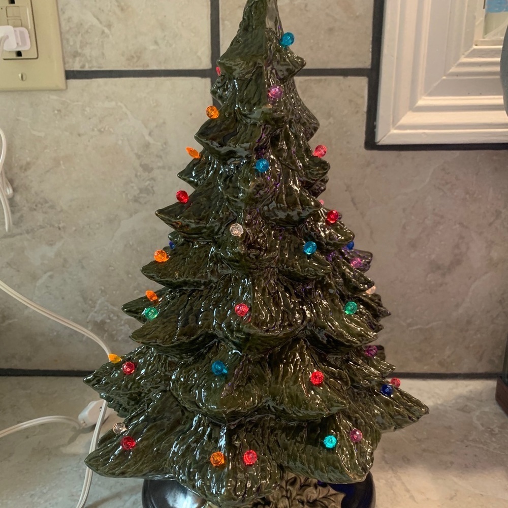 Nowell 14” Christmas tree olive green bronze base